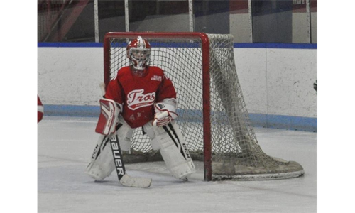 INTERESTED IN PLAYING GOALIE? DUES DISCOUNT!